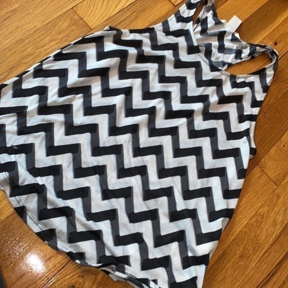 H&M zig zag tank top size S racer back gently used.